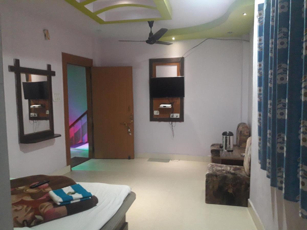Hotel Rajvihar Pachmarhī Екстериор снимка