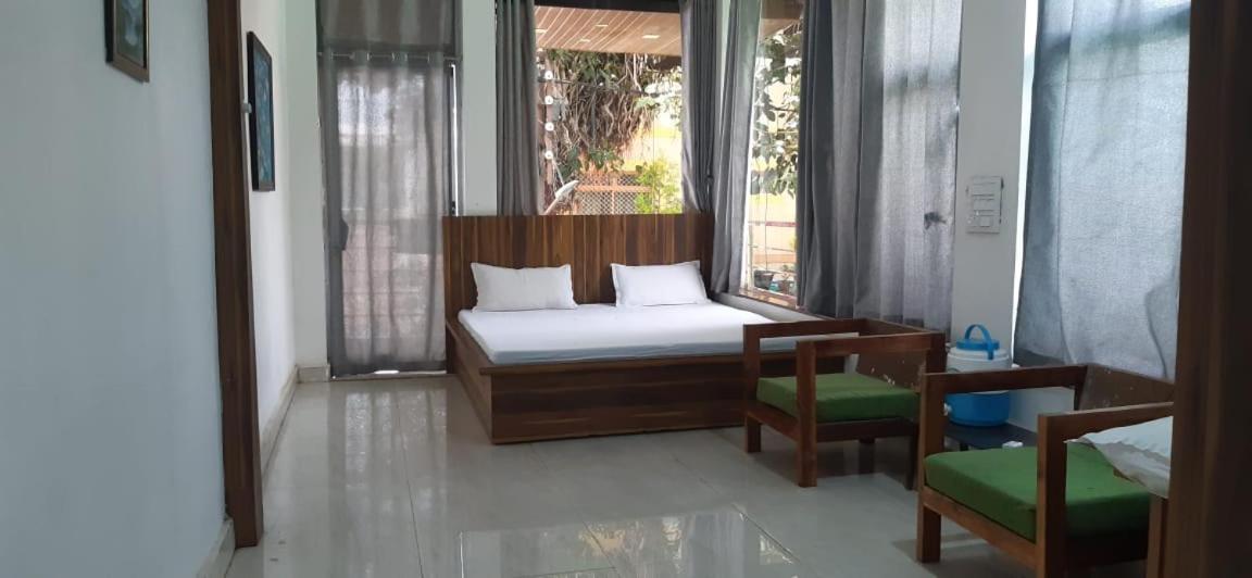 Hotel Rajvihar Pachmarhī Екстериор снимка