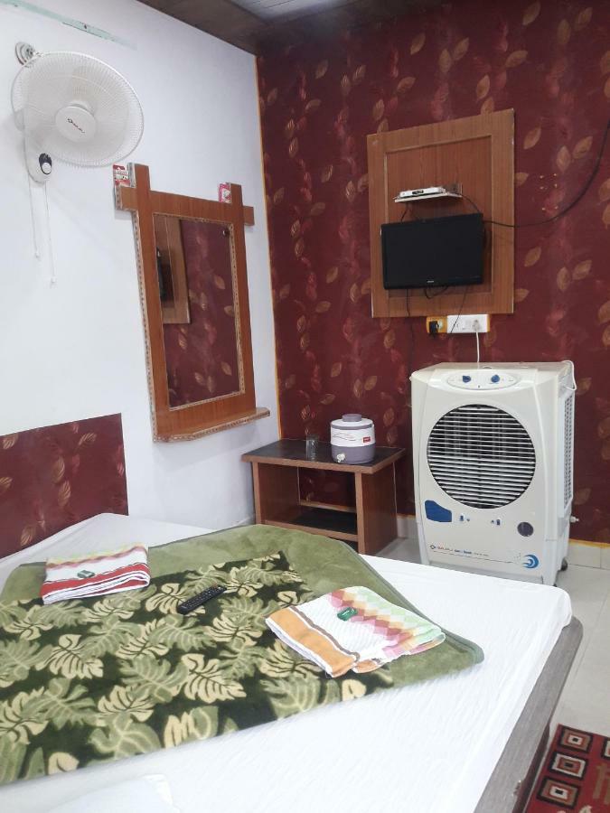 Hotel Rajvihar Pachmarhī Екстериор снимка